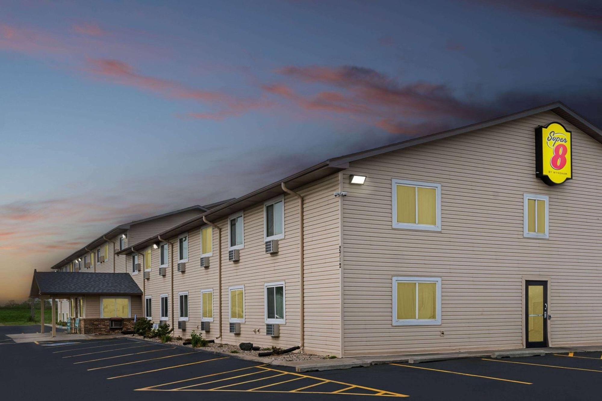 במוטל Super 8 By Wyndham Council Bluffs Ia Omaha Ne Area מראה חיצוני תמונה